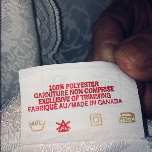 Vintage ladies White negligee set with intricate lace trim. size S… - Picture 8 of 9